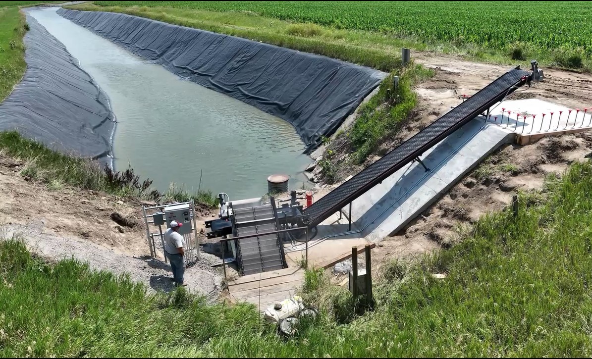 E67 Water Screen