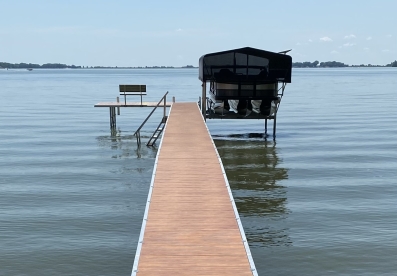 Dock and shorestation